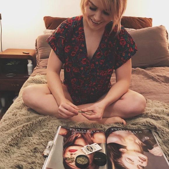 90s Babe silk pj set. - Picture 2 of 3